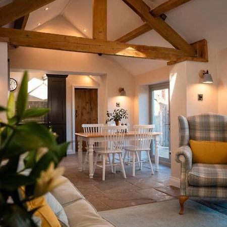 The Stables, Converted Barn Outside York Exterior photo