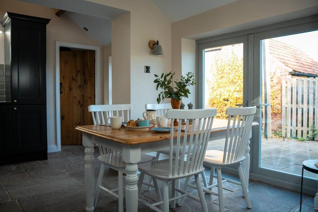 The Stables, Converted Barn Outside York Exterior photo